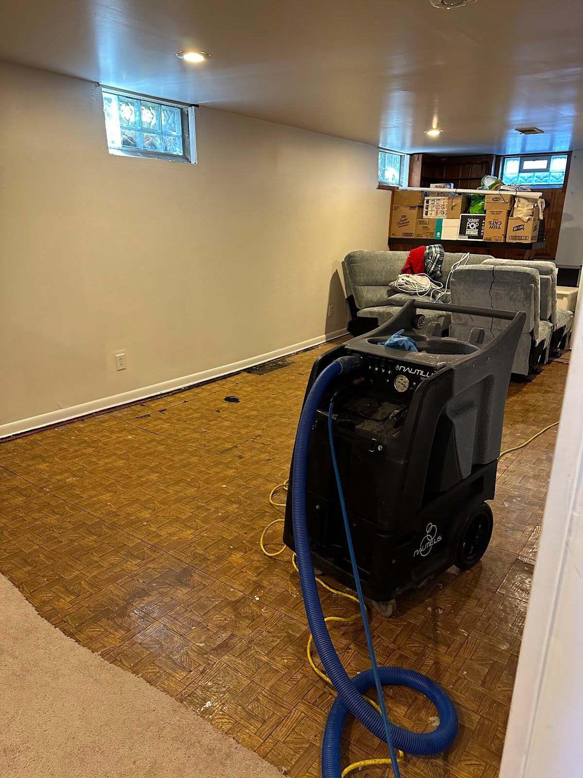 Portable dehumidification equipment with drainage hoses